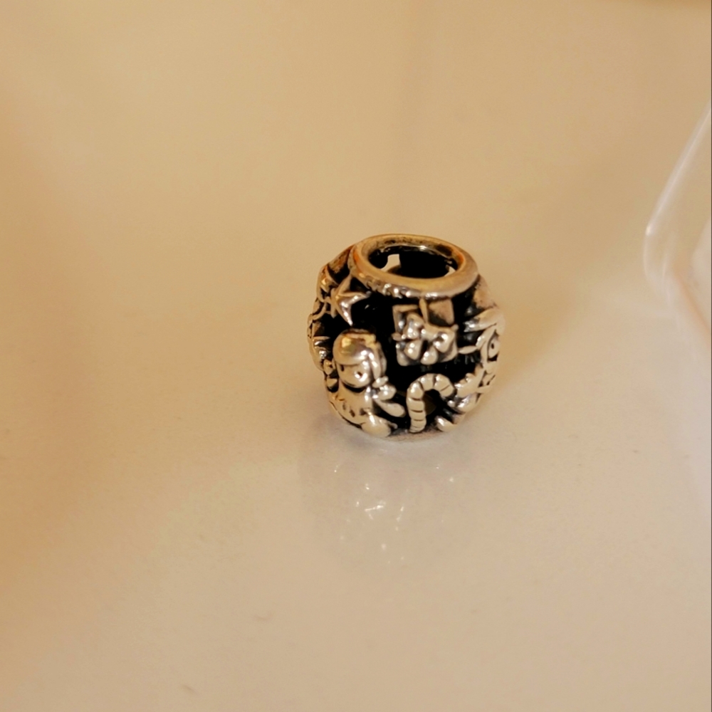 Pandora Christmas Charm 🎄